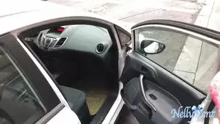 العناق والحب مع امرأتين جميلتين جدا