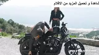 الفنانة و النيك علي الدراجة - سكس نيك في الهواء الطلق