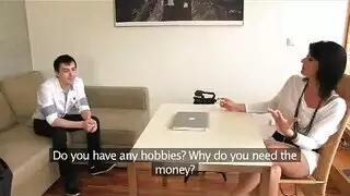 شرطية مارس الجنس بشكل جيد في كس من قبل شاب