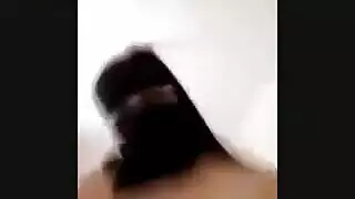 شرموطة منقبة عاوزة راجل يفشخها