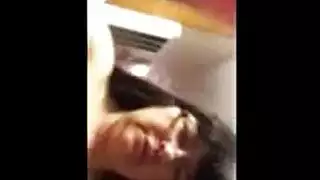 جميل الحديث المعتوه على السرير