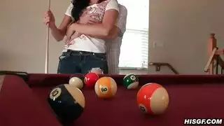 لطيف يعطي لي مثير اللسان
