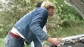 التبول في الفم على الرجال