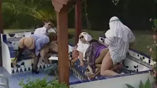 راشين وسيبيل لانسون في عربدة