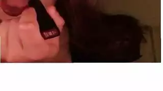 مراهقه بترقص وتلعب في جسمها وهي ملط