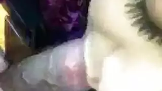فتاة جميلة في حار ساري تعريض الثدي