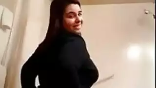 هو واختوا لوحدهم فى البيت