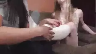 القاسية الألمانية العاهرات مارس الجنس في المكتب.