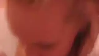 ممارسة الجنس معها حتى أتركها مع نائب الرئيس في الداخل