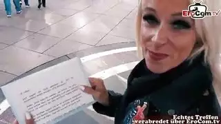 يحتاج المرافقة اللطيفة إلى قضيب