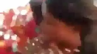 الكلبة قرنية تغش على صديقها وتزولها، في منتصف عطلة رائعة