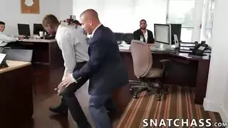 خشب الأبنوس الحلو في الداعر الصعب