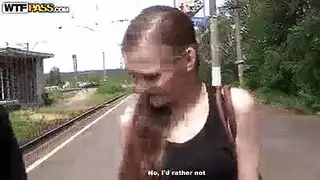 رجل يمص زبه بفمه