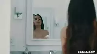 العشرينية الساخنة ذات الكس المشعر تشتهي زب حبيبها الكهل