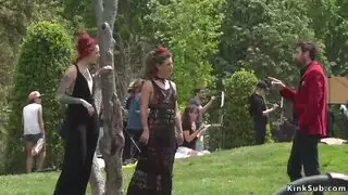 فاتنة الاسبانية في الدب ازياء لعق كس