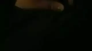 فتاة ملائمة ودية تحصل عليها وراء دسار هنا.