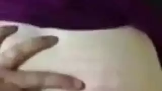 طالبةطيزها كبيرة تتناك من جارها ويبعبص في طيزها