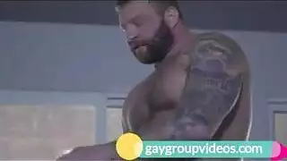 طرفة عين صغيرتي مارس الجنس على أرضية غرفة الفندق