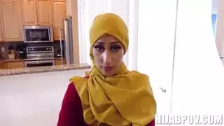 أعتقد بيريز تحت الحجاب