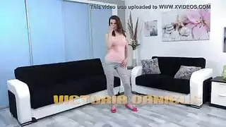 عاهرة التبول في الحمام